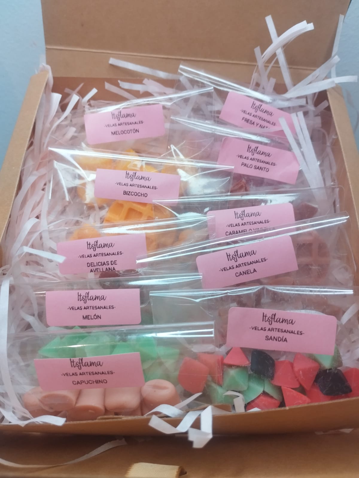 Caja variada waxmelts